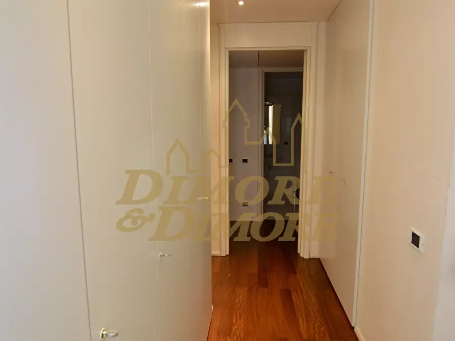 Immagine 38 di Villa in vendita  a Ranco