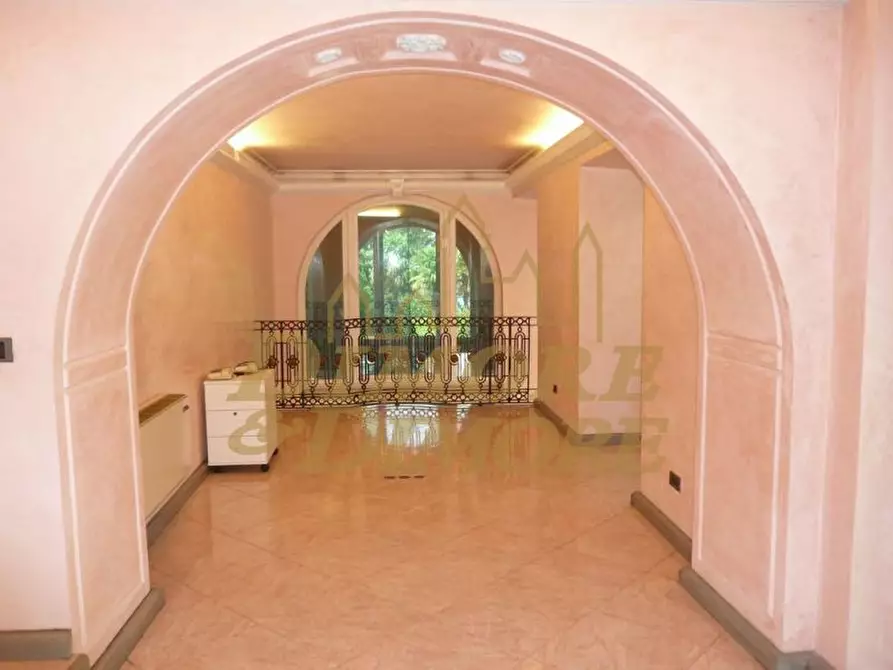 Immagine 13 di Villa in vendita  in Via Ciro Menotti 3 a Luino