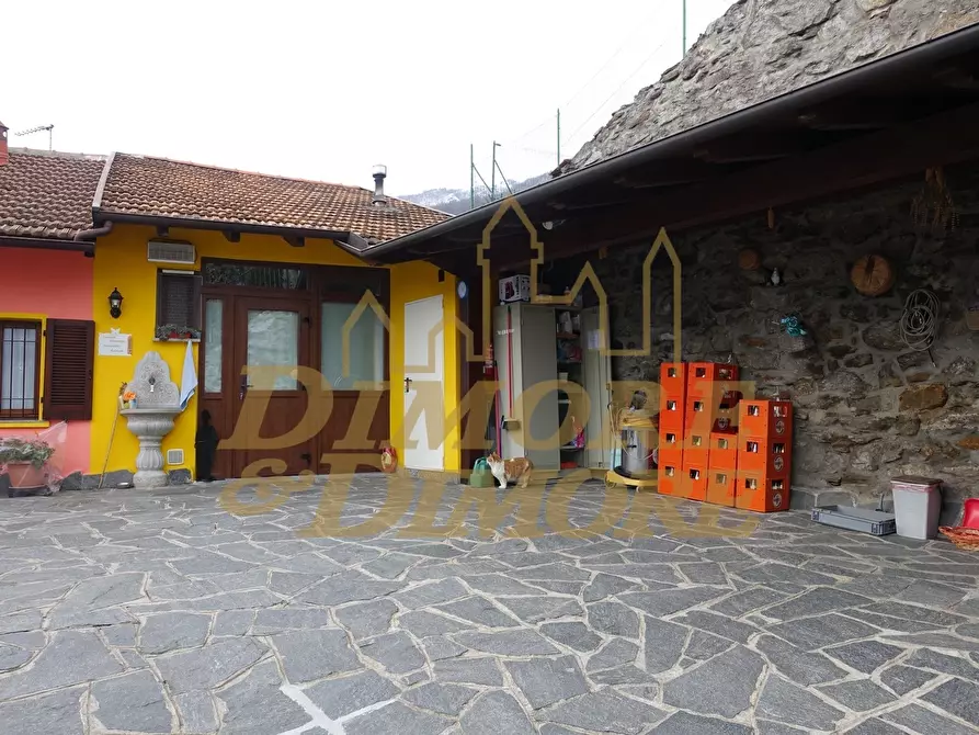 Immagine 1 di Casa bifamiliare in vendita  in Via Crebbia a Casale Corte Cerro