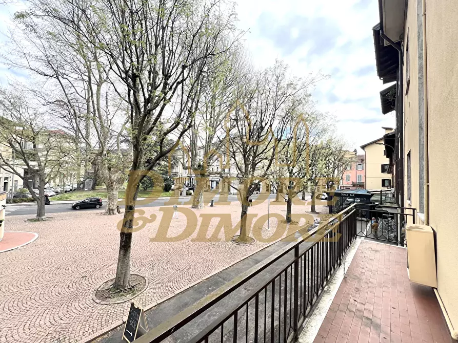 Immagine 14 di Trilocale in vendita  in Piazza Garibaldi 10 a Luino