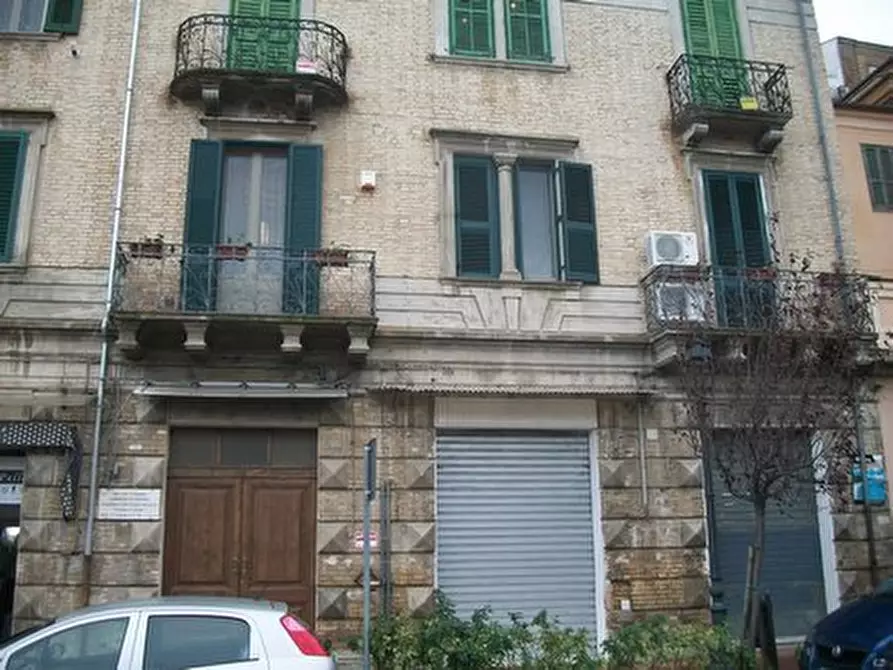 Immagine 15 di Locale commerciale in affitto  in PIAZZA GARIBALDI a Lanciano