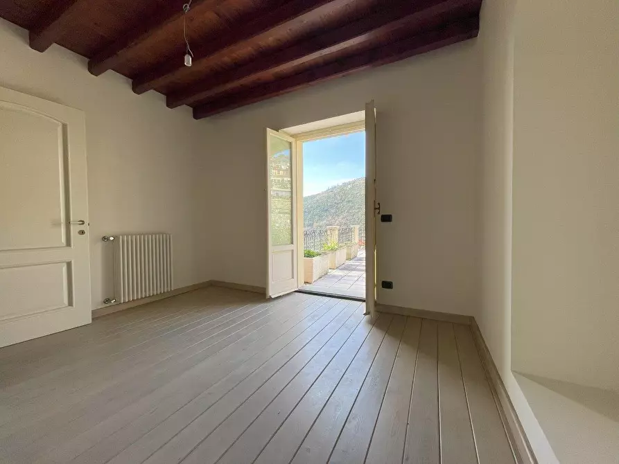 Immagine 27 di Villetta a schiera in vendita  a Alassio