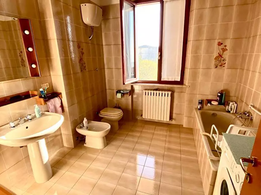 Immagine 25 di Appartamento in vendita  a Staffolo