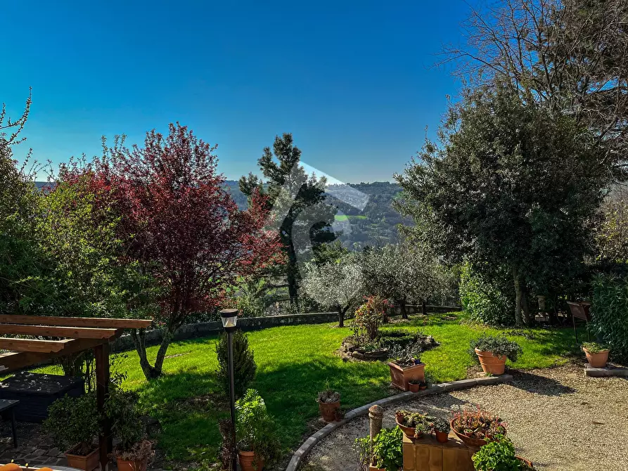 Immagine 16 di Rustico / casale in vendita  a Rosora