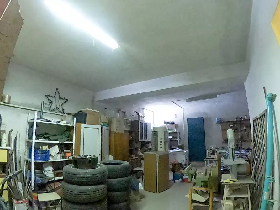 Immagine 6 di Magazzino in vendita  a Jesi