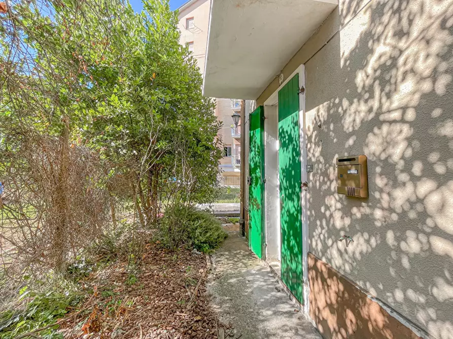 Immagine 9 di Casa indipendente in vendita  a Jesi