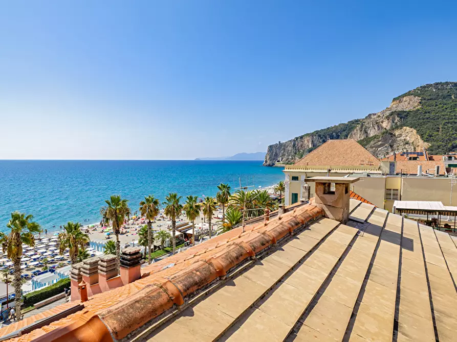 Immagine 3 di Bilocale in affitto  in Piazza Vittorio Emanuele II a Finale Ligure