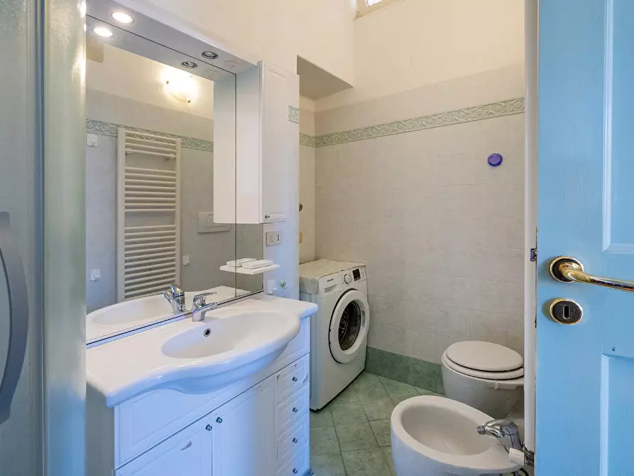 Immagine 32 di Trilocale in affitto  in Piazza Vittorio Emanuele II a Finale Ligure