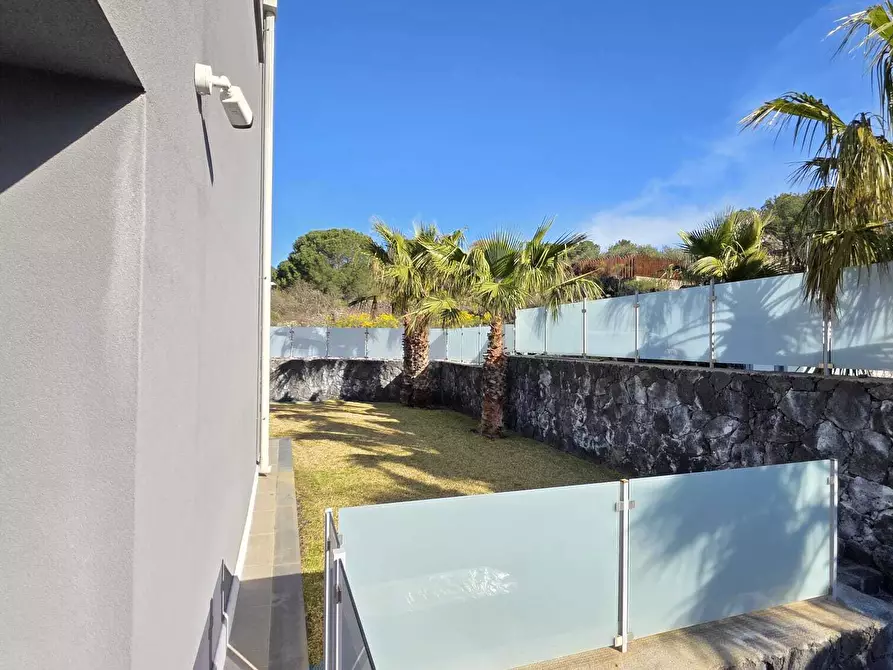 Immagine 38 di Villa in vendita  a Pedara