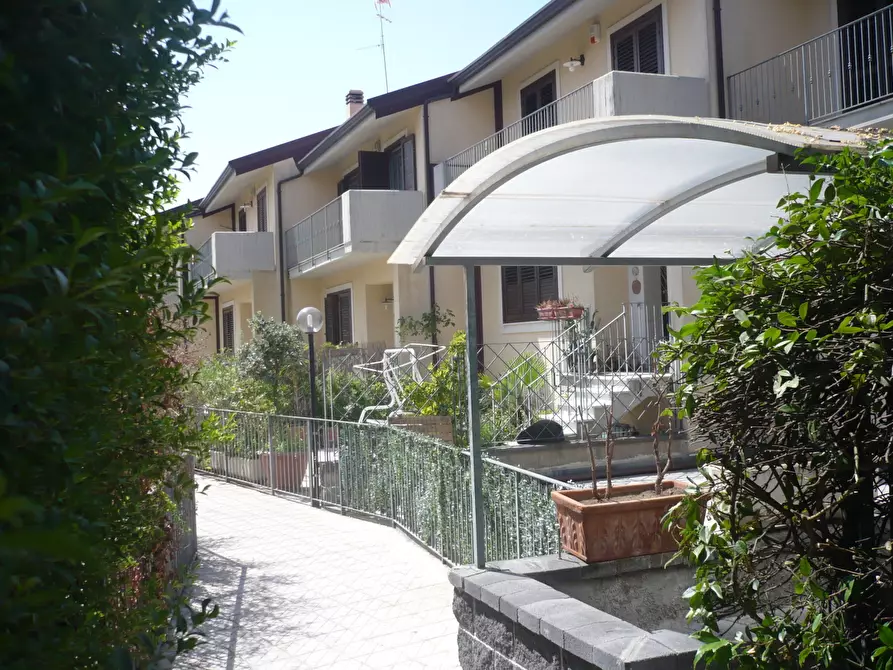 Immagine 1 di Villa in affitto  a Tremestieri Etneo