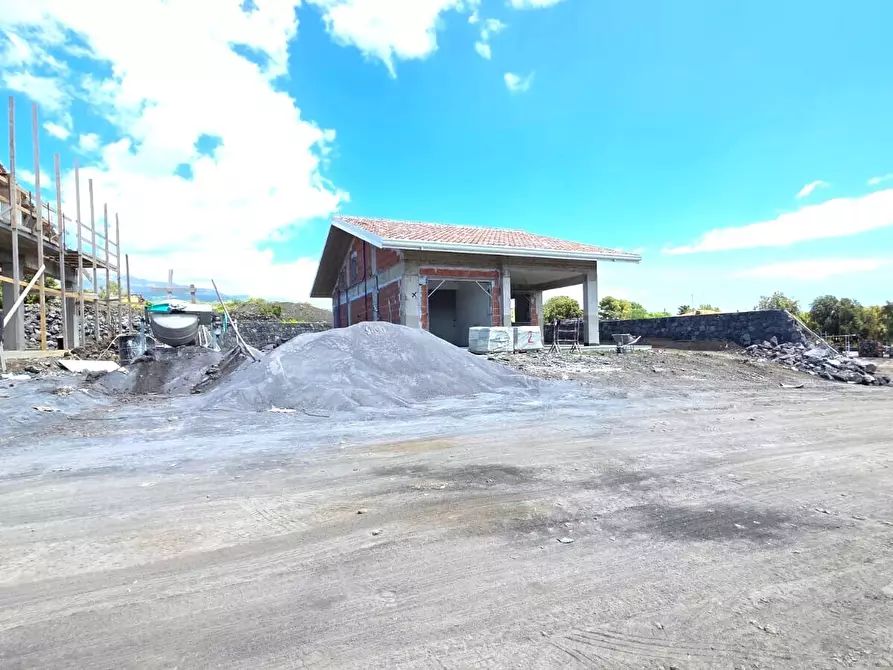 Immagine 6 di Villa in vendita  a Pedara