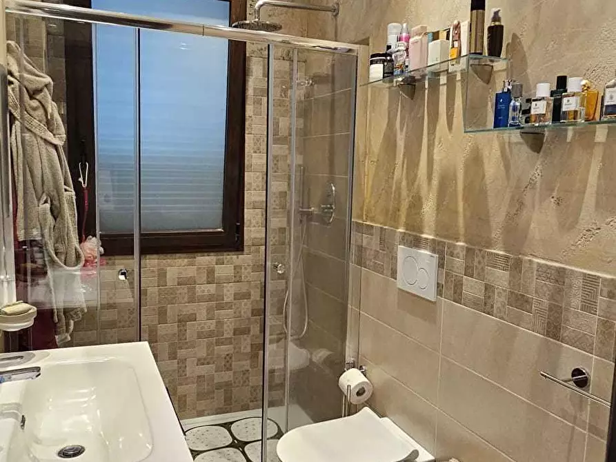 Immagine 17 di Villa in vendita  a Pedara