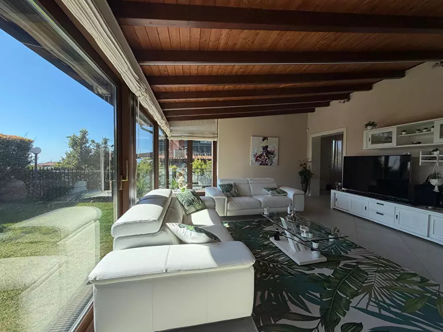 Immagine 15 di Villa in vendita  a Sant'agata Li Battiati