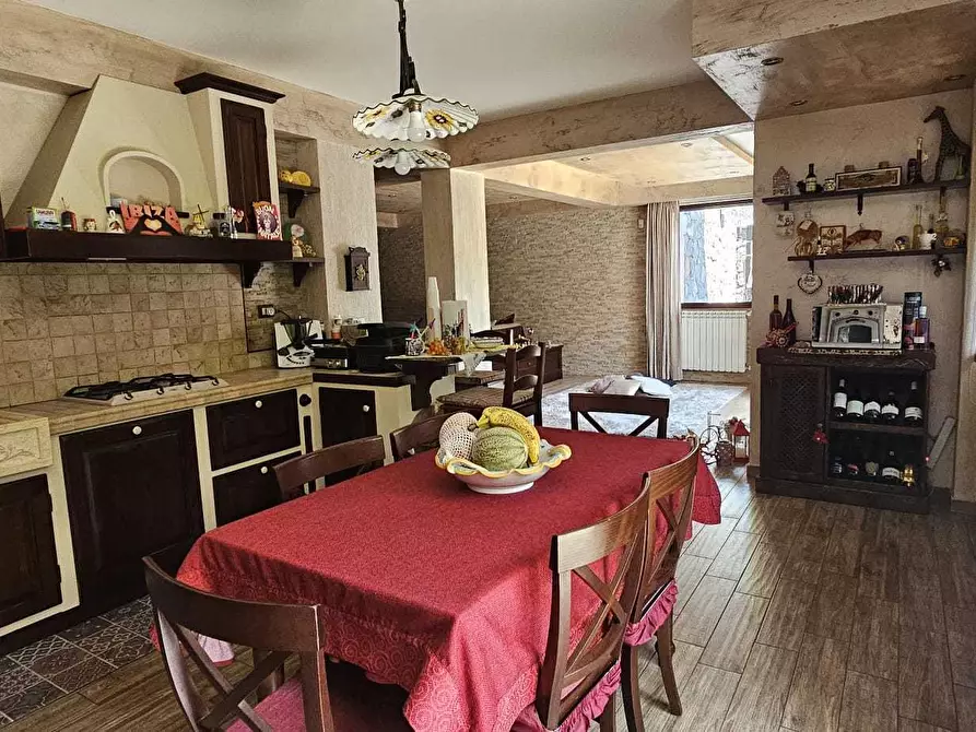 Immagine 13 di Villa in vendita  a Pedara