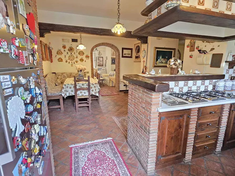 Immagine 12 di Villa in vendita  a Aci Castello