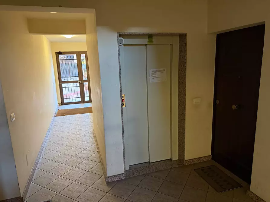 Immagine 19 di Mansarda in vendita  a Tremestieri Etneo