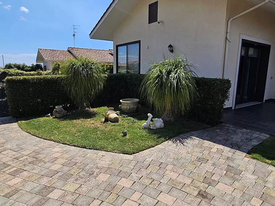 Immagine 1 di Villa in vendita  a Pedara