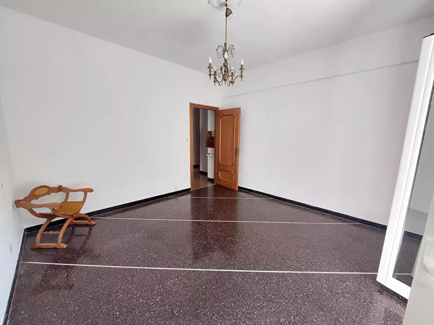 Immagine 11 di Bilocale in vendita  in Via Bartolomeo Carrea a Genova