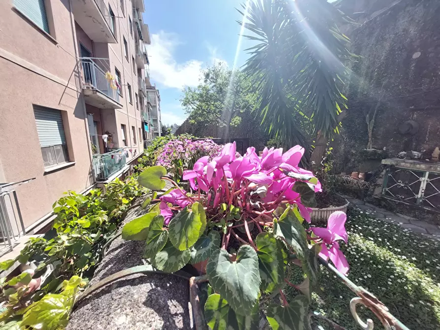 Immagine 2 di Bilocale in vendita  in Via Bartolomeo Carrea a Genova