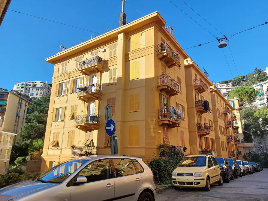 Immagine 44 di Trilocale in vendita  in Via Ameglia a Genova