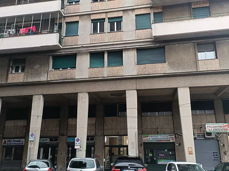 Immagine 35 di Locale commerciale in vendita  in Via Tullio Molteni 7R 9R a Genova