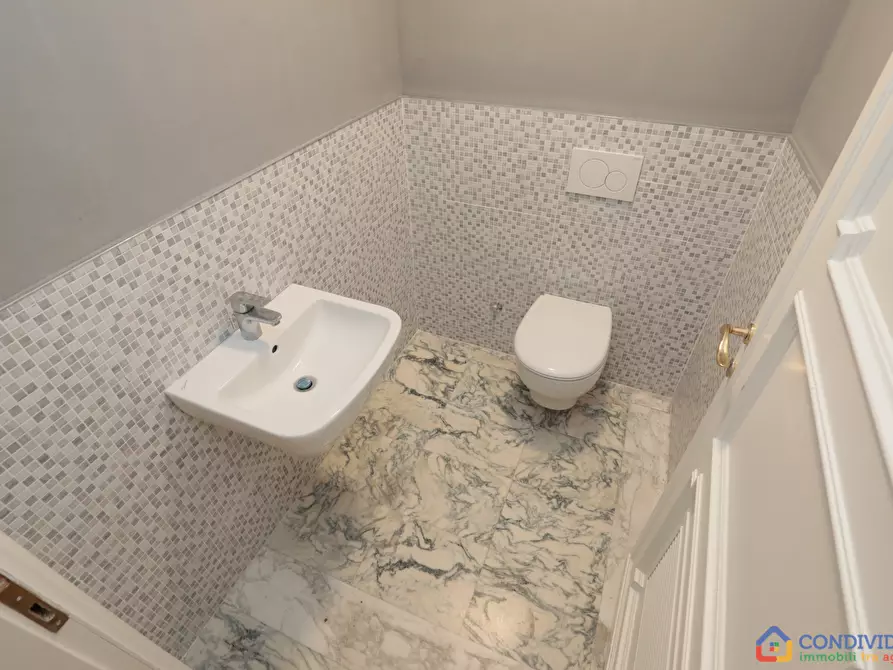 Immagine 22 di Albergo/B&B/Residence in affitto  in Piazza della Nunziata 5 a Genova