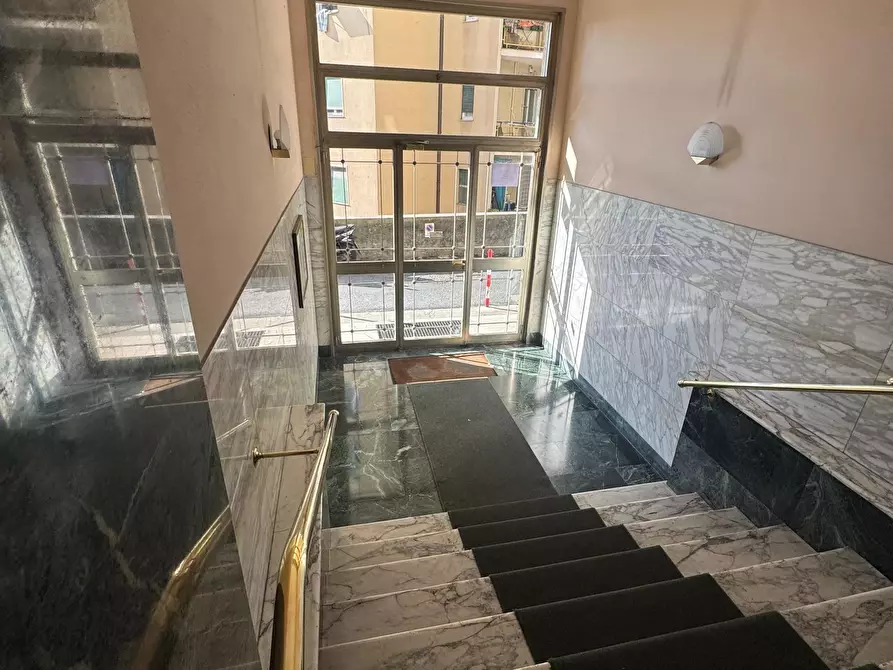 Immagine 15 di Bilocale in vendita  a Genova