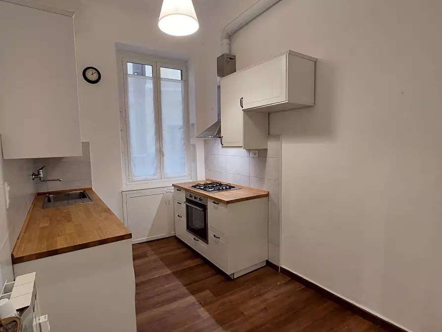 Immagine 29 di Trilocale in vendita  in Corso Magenta a Genova