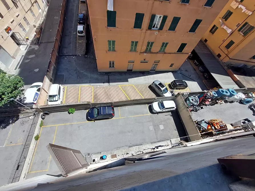 Immagine 17 di Pentalocale in vendita  in Via Casata Centuriona a Genova