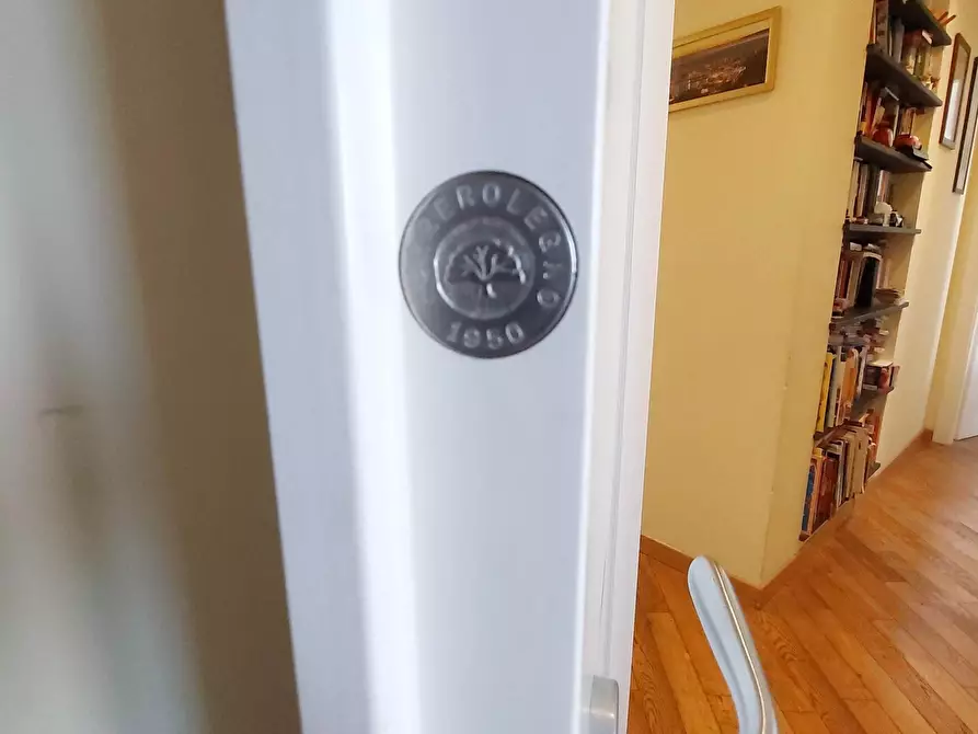 Immagine 23 di Quadrilocale in vendita  in Via Nino Bixio 4 a Genova