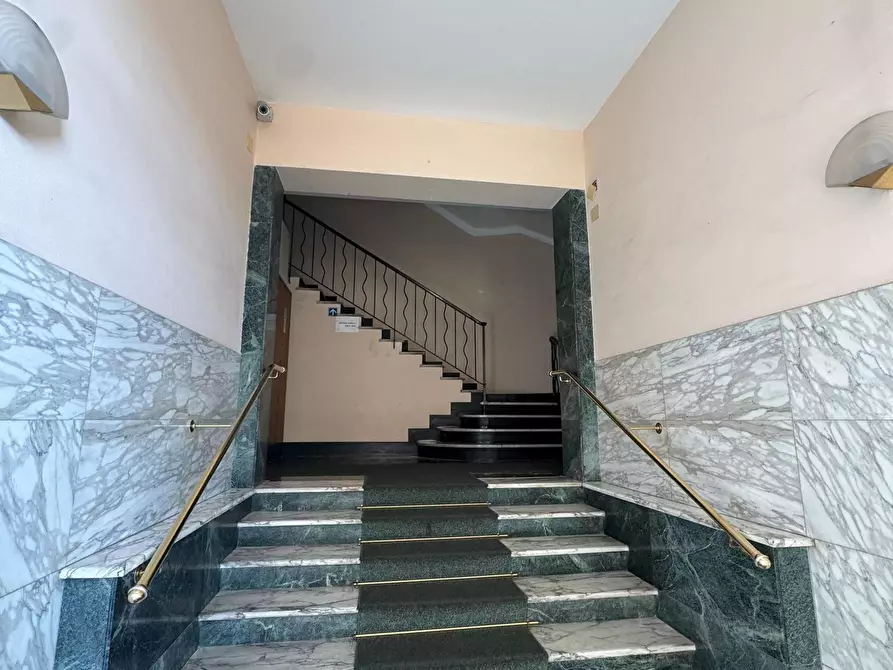 Immagine 14 di Bilocale in vendita  a Genova