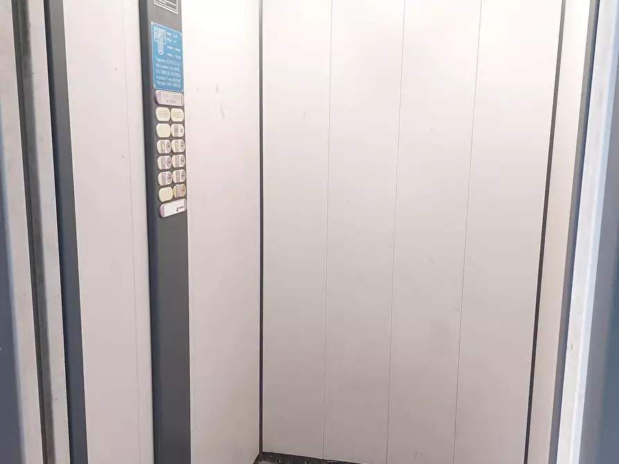 Immagine 53 di Trilocale in vendita  in Passo della Zebra a Genova