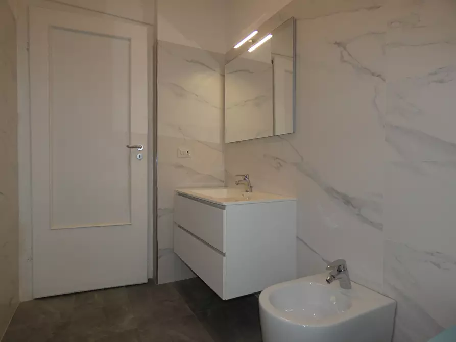 Immagine 13 di Appartamento in affitto  in Corso Alessandro de Stefanis 42 a Genova