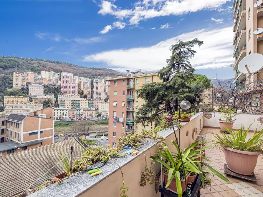 Immagine 16 di Appartamento in vendita  in Via Montenero a Genova