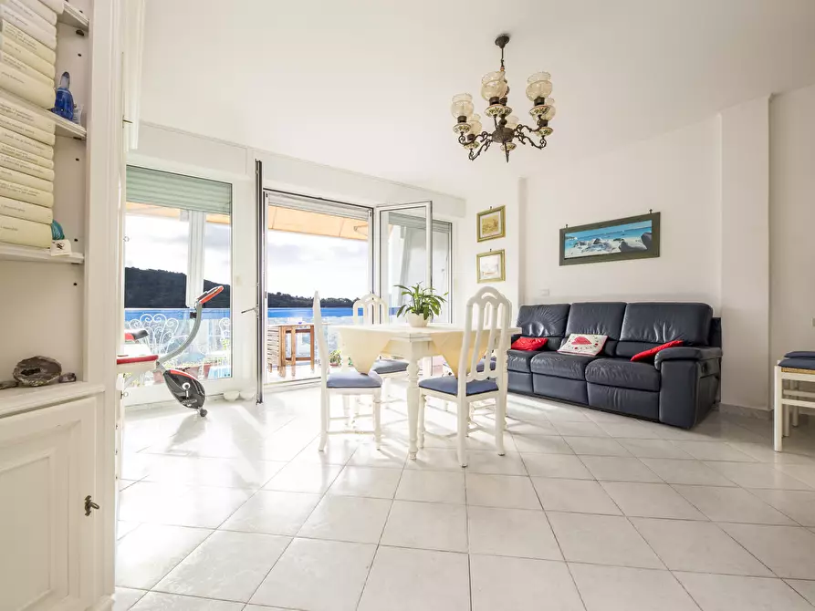 Immagine 13 di Appartamento in vendita  in Via Val Trebbia 74 a Genova