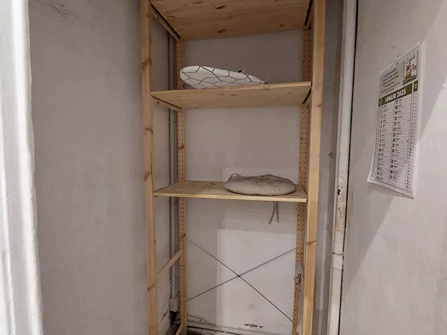 Immagine 34 di Trilocale in vendita  in Corso Magenta a Genova