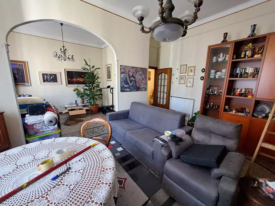 Immagine 2 di Pentalocale in vendita  in Via Casata Centuriona a Genova