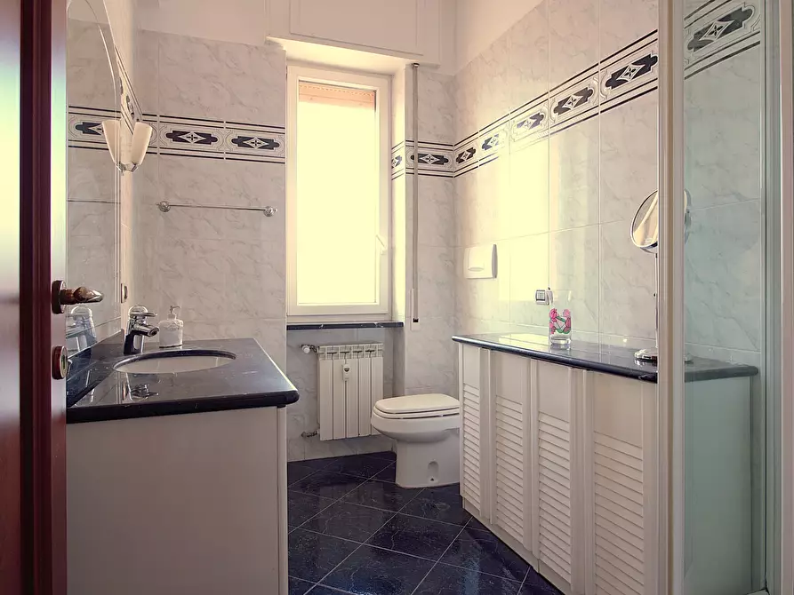 Immagine 16 di Trilocale in vendita  in Via Giovanni Opisso 183 a Genova