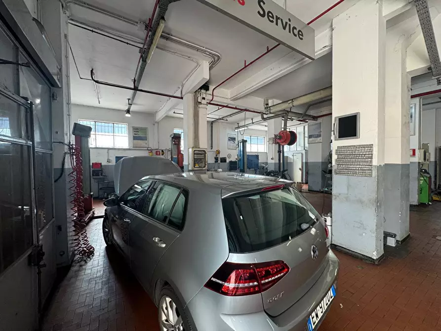 Immagine 10 di Capannone industriale in vendita  in Corso Europa 347 a Genova