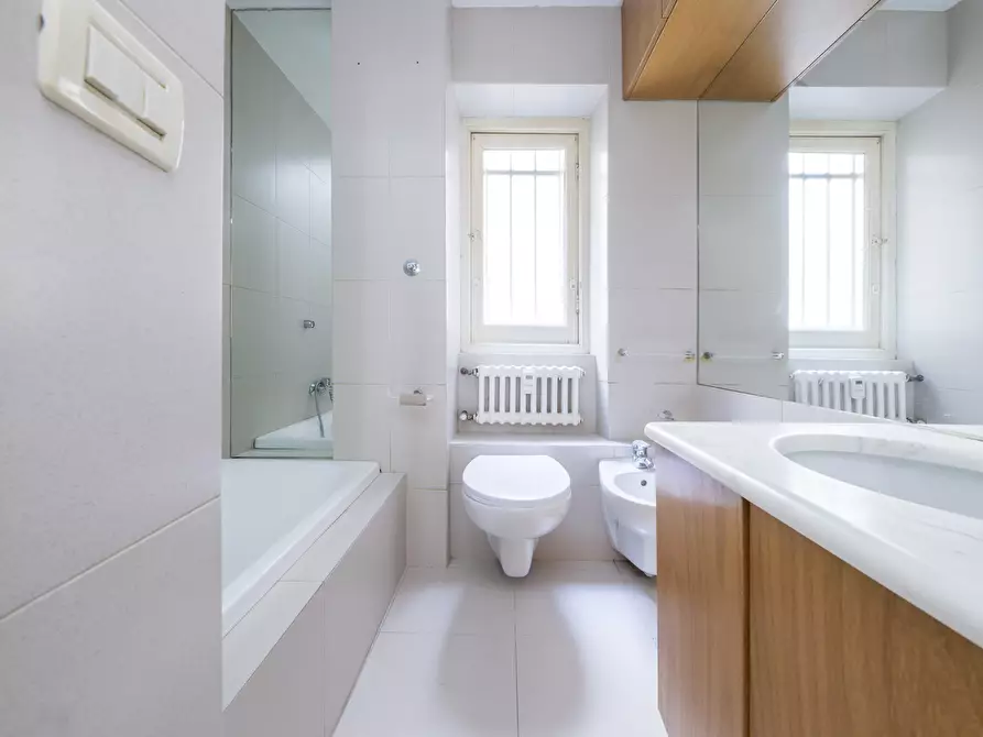 Immagine 19 di Appartamento in vendita  in Via Tortosa a Genova