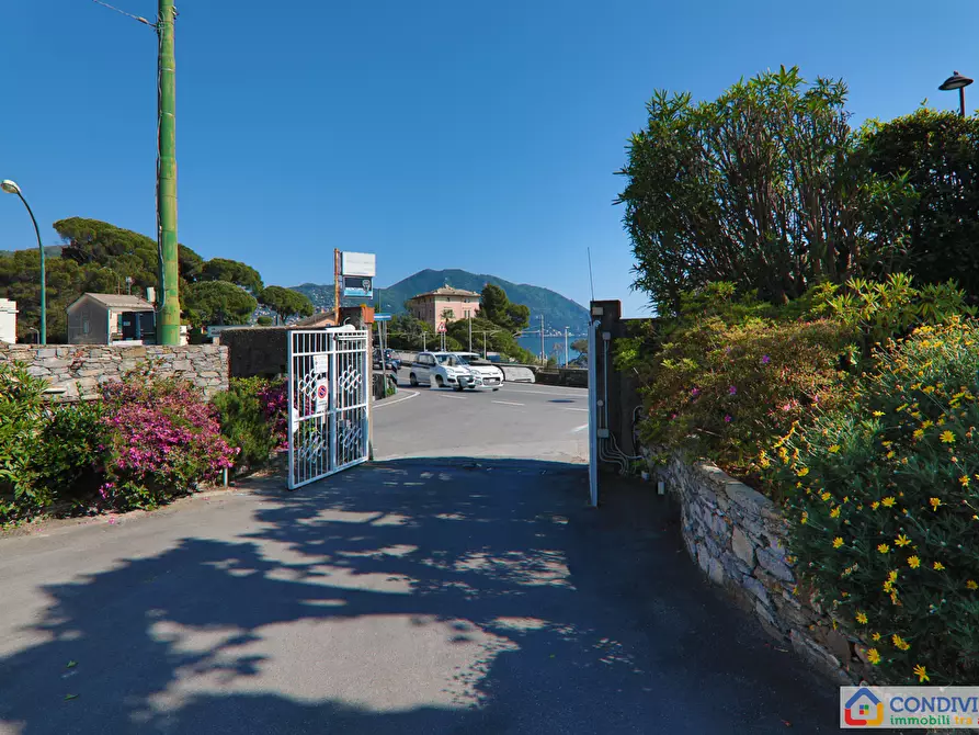 Immagine 4 di Appartamento in vendita  in Via Mulinetti 48 a Recco