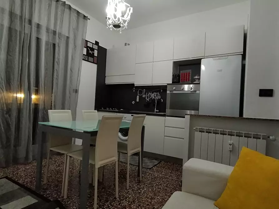 Immagine 10 di Bilocale in vendita  in Via delle Gavette a Genova