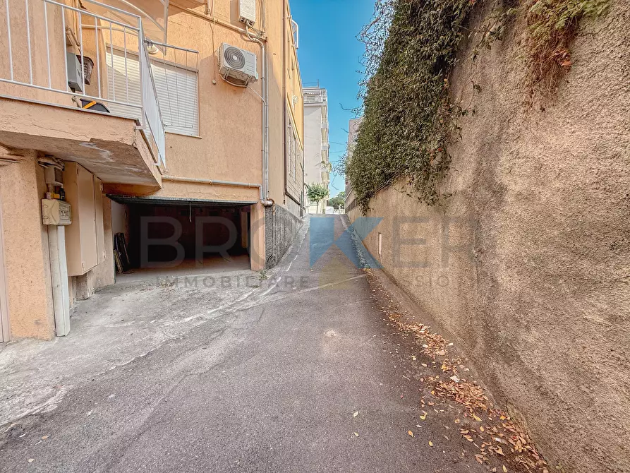 Immagine 14 di Bilocale in vendita  in Via Leonardo da Vinci 254 a Alassio