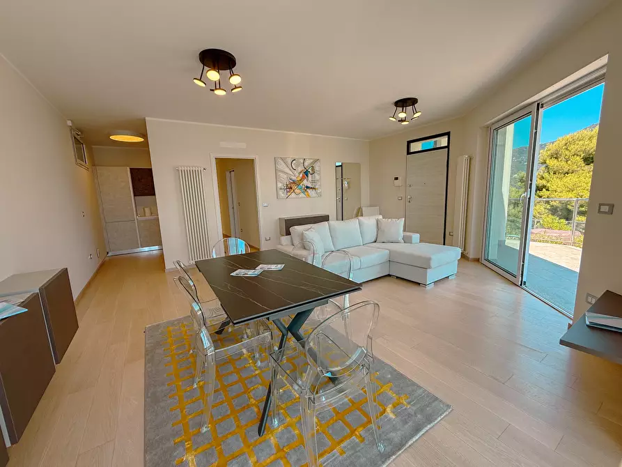 Immagine 3 di Villa in vendita  in Strada Panoramica San Bernardo 116-118 a Alassio