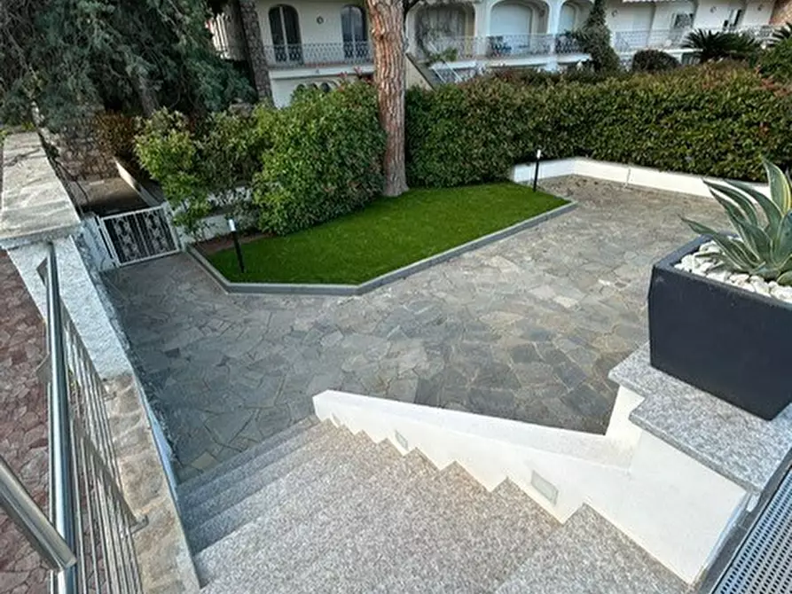 Immagine 69 di Villa in vendita  in Via Adelasia 139 a Alassio