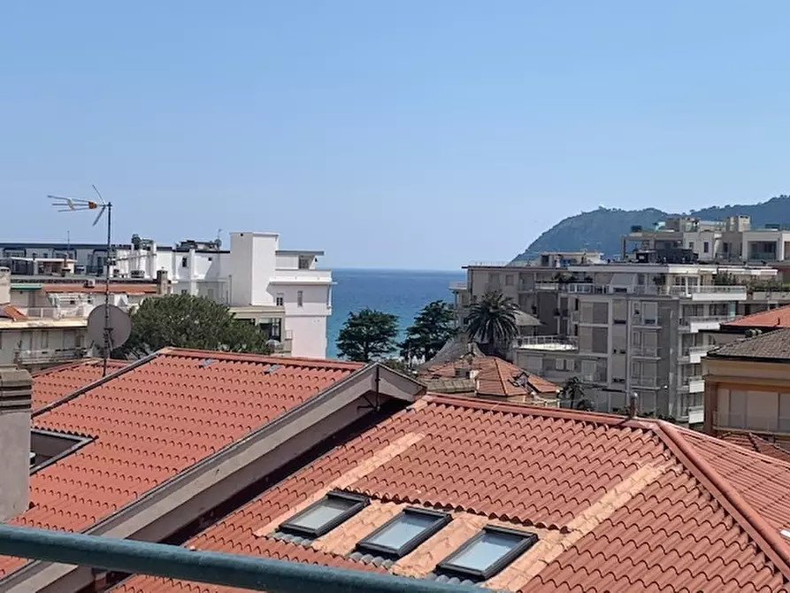 Immagine 18 di Attico in affitto  in Corso Europa 50 a Alassio