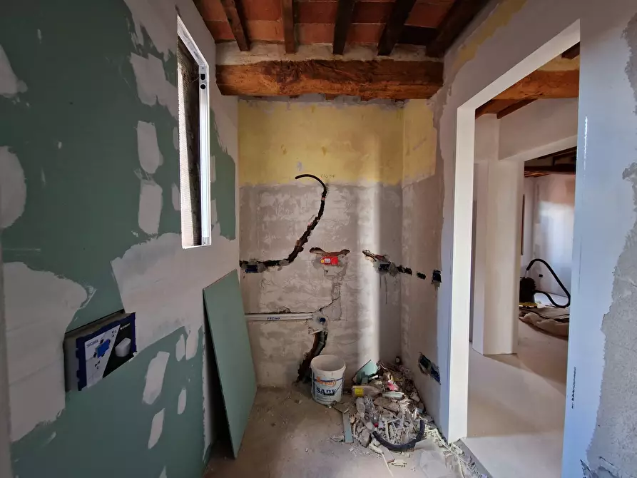 Immagine 27 di Trilocale in vendita  in Via Camillo Benso Conte di Cavour 73 a Torrita Di Siena