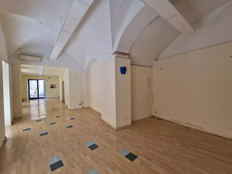 Immagine 10 di Locale commerciale in vendita  in Via del Popolo 2 a Città Di Castello