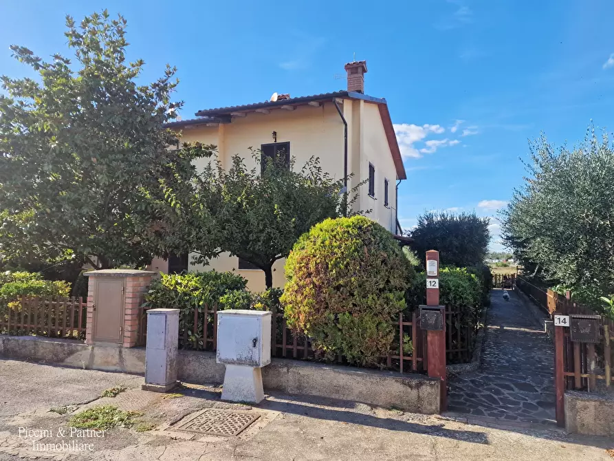 Immagine 1 di Porzione di casa in vendita  in Via Lucignano 14 a Castiglione Del Lago