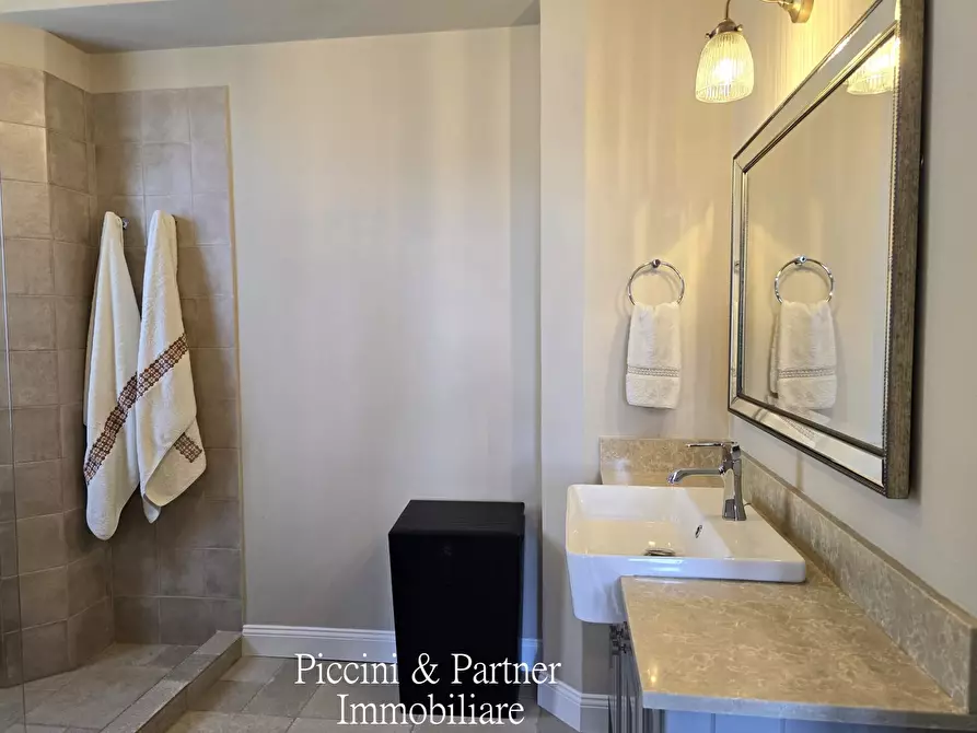 Immagine 60 di Villa in vendita  in Località Castagni 2 a Castiglione Del Lago